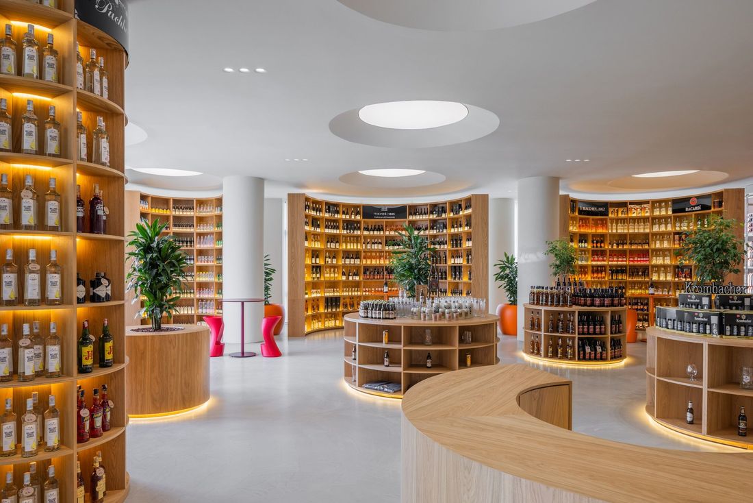 Curved spirits library